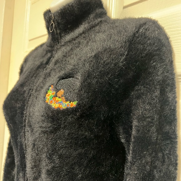 KAMEO Vintage Black Fuzzy Cropped Zip Jacket - Picture 5 of 10